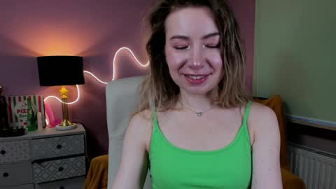 Snapshot of mia_luxx92 chatting on 11-19-25, 07:30 Mia online show from 11-19-25, 07:30