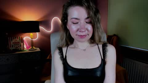 Snapshot of mia_luxx92 chatting on 12-05-25, 08:23 Mia online show from 12-05-25, 08:23