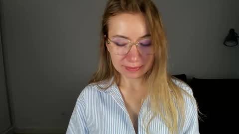 Mia online show from 01-09-26, 07:33