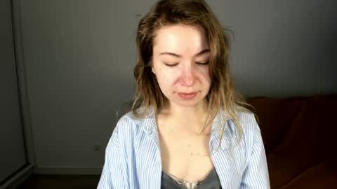 Mia online show from 04-25-26, 06:27