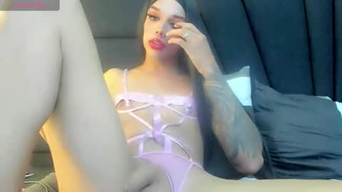 Snapshot of mia_malkova0 chatting on 02-11-25, 01:10 Mia3 online show from 02-11-25, 01:10