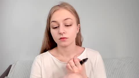 Mia here Appreciate your support online show from 04-22-26, 07:00