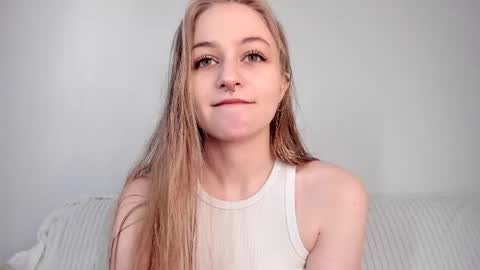 Mia here Appreciate your support online show from 04-26-26, 07:17