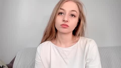 Mia here Appreciate your support online show from 04-27-26, 07:06