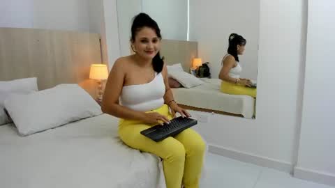 Mia Mercier online show from 06-11-26, 11:30