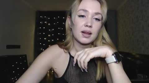 Mia online show from 02-15-25, 12:43