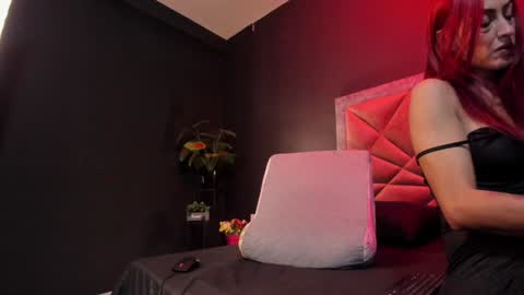 Snapshot of mia_milff chatting on 01-26-25, 06:48 MIA online show from 01-26-25, 06:48