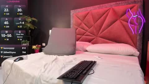 Snapshot of mia_milff chatting on 02-09-25, 11:46 MIA online show from 02-09-25, 11:46