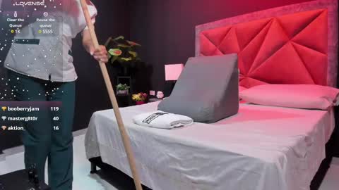 Snapshot of mia_milff chatting on 02-19-25, 01:51 MIA online show from 02-19-25, 01:51