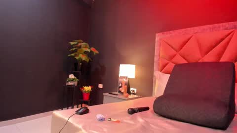 Snapshot of mia_milff chatting on 10-16-25, 06:42 MIA online show from 10-16-25, 06:42