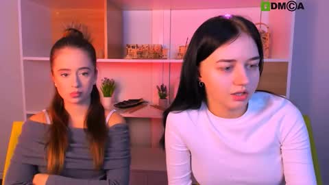 mia_moah online show from 10-19-25, 09:21