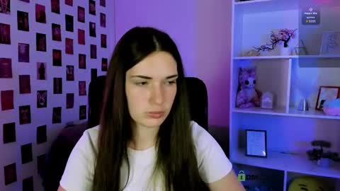 mia_mooon_ online show from 07-13-26, 08:17
