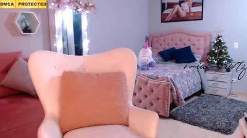 Snapshot of mia_moretz1 chatting on 12-13-24, 12:09 Mia online show from 12-13-24, 12:09