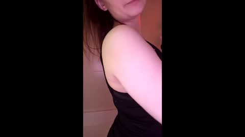 Mia online show from 02-20-26, 12:07