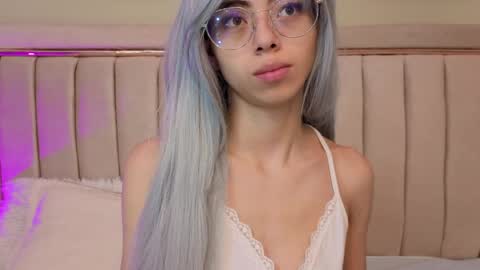 Mia online show from 04-23-26, 11:20