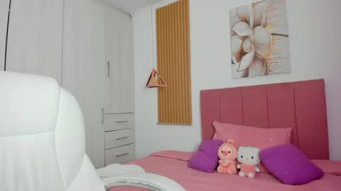 Snapshot of mia_nevaeh chatting on 01-09-25, 09:05 Mia Nevaeh - follow me online show from 01-09-25, 09:05