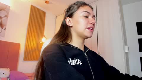 Snapshot of mia_nevaeh chatting on 01-21-25, 10:08 Mia Nevaeh - follow me online show from 01-21-25, 10:08