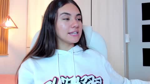 Snapshot of mia_nevaeh chatting on 01-30-25, 07:59 Mia Nevaeh - follow me online show from 01-30-25, 07:59