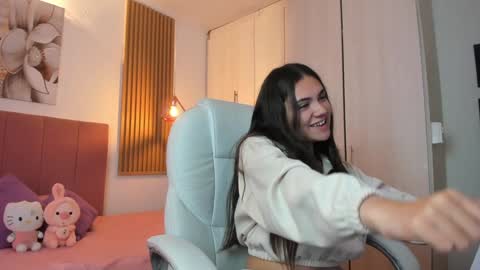 Snapshot of mia_nevaeh chatting on 02-01-25, 09:40 Mia Nevaeh - follow me online show from 02-01-25, 09:40