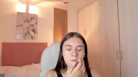 Snapshot of mia_nevaeh chatting on 02-08-25, 09:15 Mia Nevaeh - follow me online show from 02-08-25, 09:15