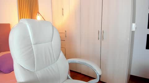 Snapshot of mia_nevaeh chatting on 02-22-25, 12:05 Mia Nevaeh - follow me online show from 02-22-25, 12:05