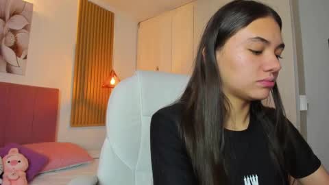 Snapshot of mia_nevaeh chatting on 03-11-25, 08:42 Mia Nevaeh - follow me online show from 03-11-25, 08:42