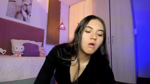 Snapshot of mia_nevaeh chatting on 11-18-25, 08:24 Mia Nevaeh - follow me online show from 11-18-25, 08:24