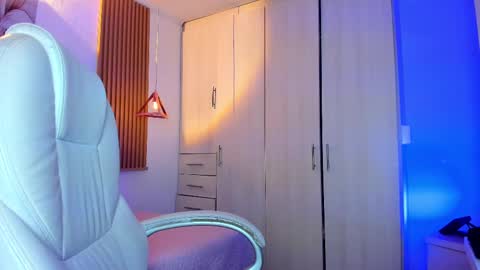 Snapshot of mia_nevaeh chatting on 11-22-25, 06:40 Mia Nevaeh - follow me online show from 11-22-25, 06:40