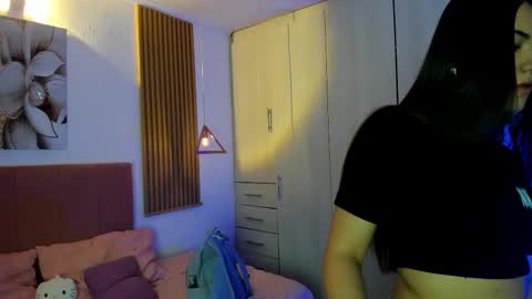 Mia Nevaeh - follow me online show from 01-18-26, 04:55