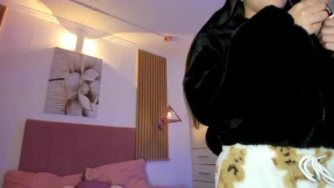 Mia Nevaeh - follow me online show from 04-18-26, 07:51