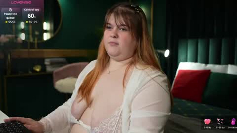Snapshot of mia_of_your_dreams chatting on 05-24-26, 05:51 Sweet Mia online show from 05-24-26, 05:51