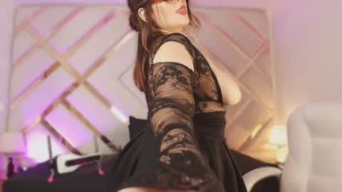 mia_pembroke_ online show from 07-16-26, 04:18