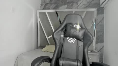 mia_petiteht online show from 03-05-26, 08:38