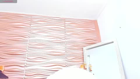 Snapshot of mia_pineda chatting on 02-09-25, 06:47 Mariana online show from 02-09-25, 06:47