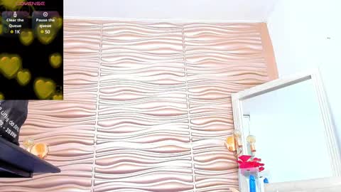 Snapshot of mia_pineda chatting on 03-03-25, 01:42 Mariana online show from 03-03-25, 01:42