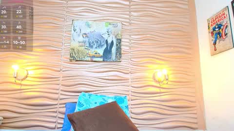 Snapshot of mia_pineda chatting on 10-30-25, 11:49 Mariana online show from 10-30-25, 11:49