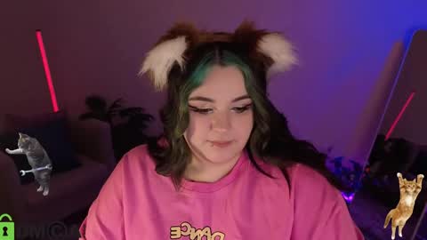 Mia online show from 03-25-26, 01:33