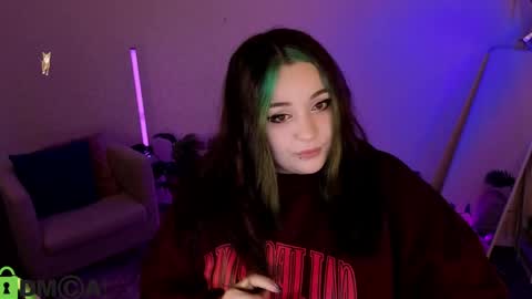 Mia online show from 03-30-26, 01:06