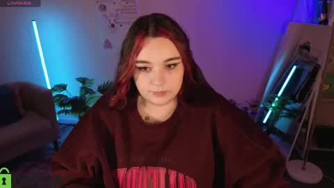 Mia online show from 04-25-26, 01:19