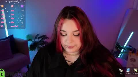 Mia online show from 05-26-26, 01:12