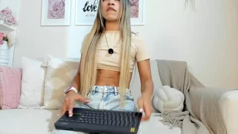 mia_rosse8 online show from 05-21-26, 11:56