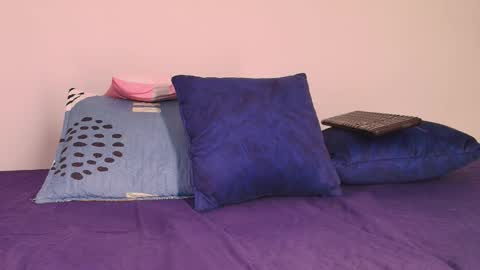 Snapshot of mia_roush09 chatting on 12-17-25, 10:54 Mia Roush online show from 12-17-25, 10:54