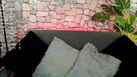 Snapshot of mia_roux1 chatting on 11-08-25, 06:29 Mia online show from 11-08-25, 06:29