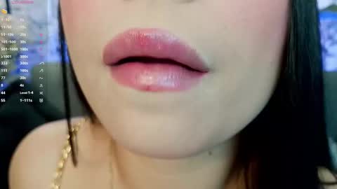 Snapshot of mia_roux1 chatting on 12-04-25, 12:09 Mia online show from 12-04-25, 12:09