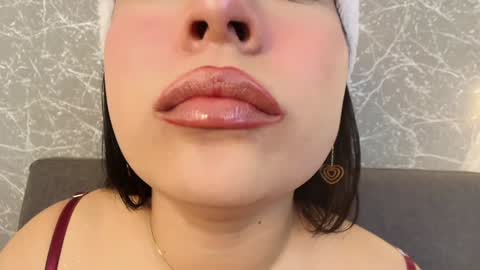 Snapshot of mia_roux13 chatting on 12-30-24, 01:26 Mia Roux online show from 12-30-24, 01:26