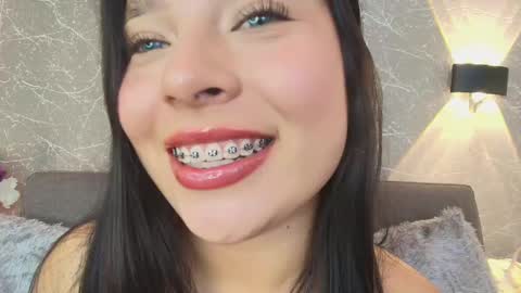 Snapshot of mia_roux13 chatting on 02-21-25, 07:43 Mia Roux online show from 02-21-25, 07:43