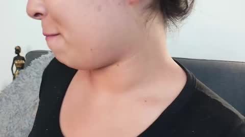 Snapshot of mia_roux13 chatting on 09-25-25, 07:39 Mia Roux online show from 09-25-25, 07:39