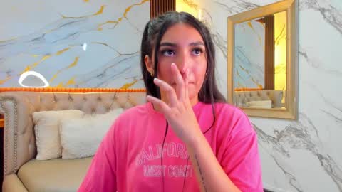 Mia online show from 09-19-25, 07:58