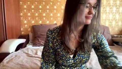 Mia online show from 10-27-25, 05:55