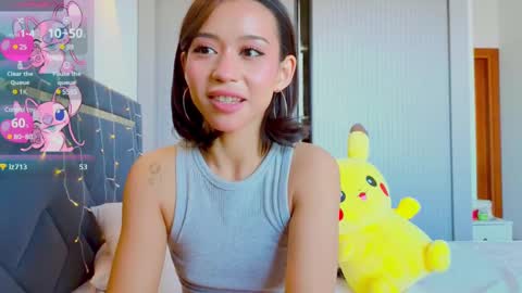 Mia online show from 03-11-25, 06:21